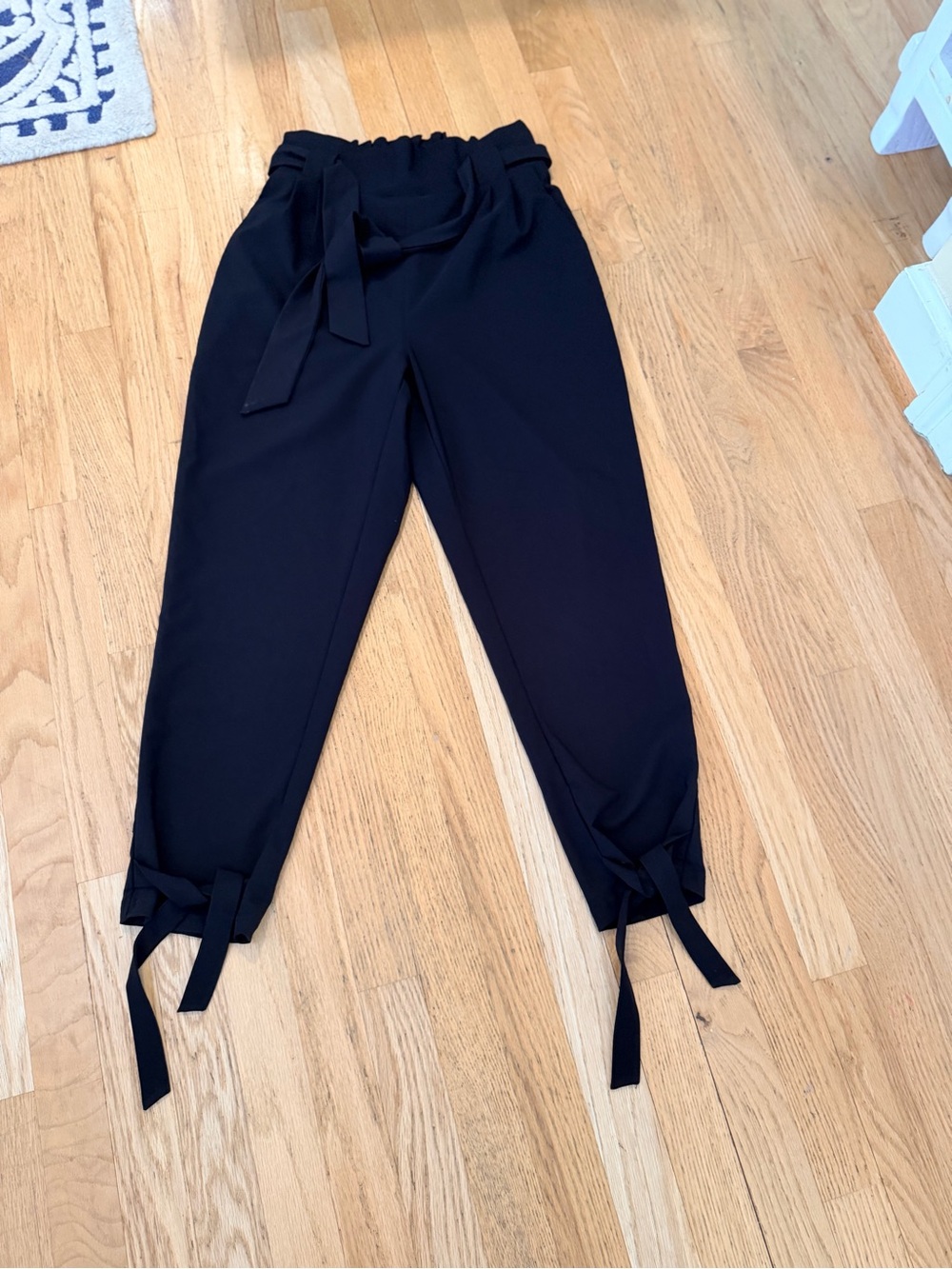 Ladies Size Small Grace Karin Black Paperbag Tie-Waist Joggers w/Ankle Ties GUC